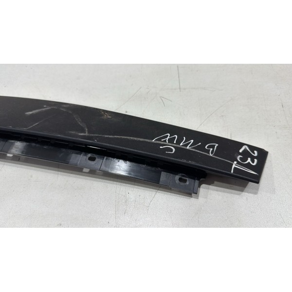 Moldura Coluna Porta Dianteira Direita Bmw 320 2015 16081010 Preto