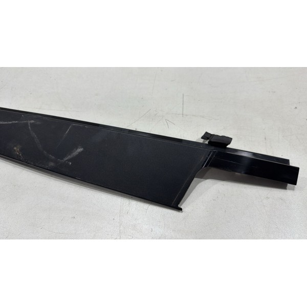 Moldura Coluna Porta Dianteira Direita Bmw 320 2015 16081010 Preto