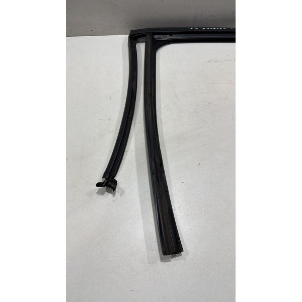 Canaleta Vidro Porta Traseira Esquerda Bmw 120i 2015 2016
