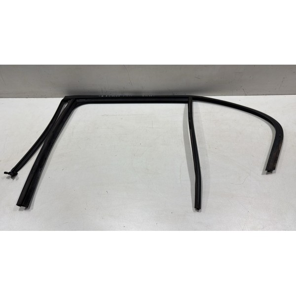 Canaleta Vidro Porta Traseira Esquerda Bmw 120i 2015 2016