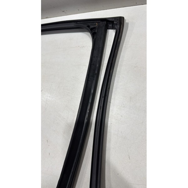 Canaleta Vidro Porta Traseira Esquerda Bmw 120i 2015 2016