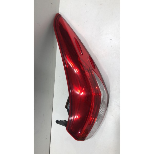 Lanterna Traseira Toyota Yaris Sedan Led Direita 2023 A 2024 Direito/passageiro Vermelho