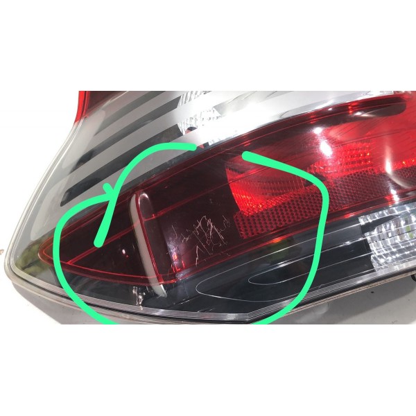 Lanterna Traseira Esquerda Fiat Mobi 2016/20 24485255 Esquerdo/motorista Vermelho