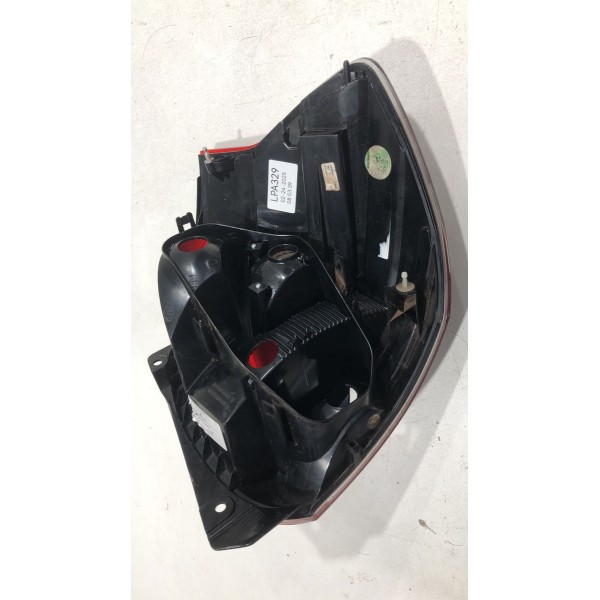 Lanterna Traseira Esquerda Fiat Mobi 2016/20 24485255 Esquerdo/motorista Vermelho