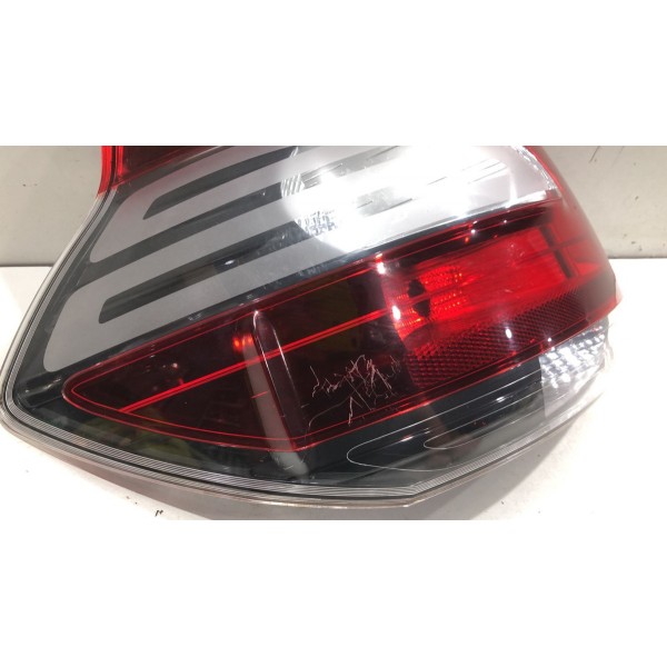 Lanterna Traseira Esquerda Fiat Mobi 2016/20 24485255 Esquerdo/motorista Vermelho