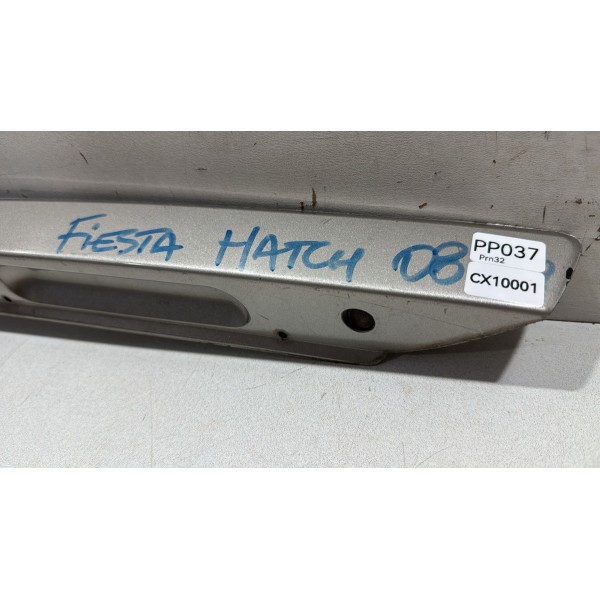 Régua Tampa Porta Malas Fiesta Hatch 2004 A 2012 Régua Tampa Porta Malas Fiesta Hatch 2004 A 2012