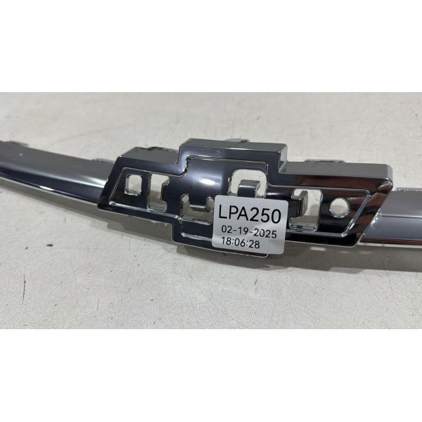 Moldura Cromada Grade Dianteira Gm Onix 2020/2023 Original Cromado