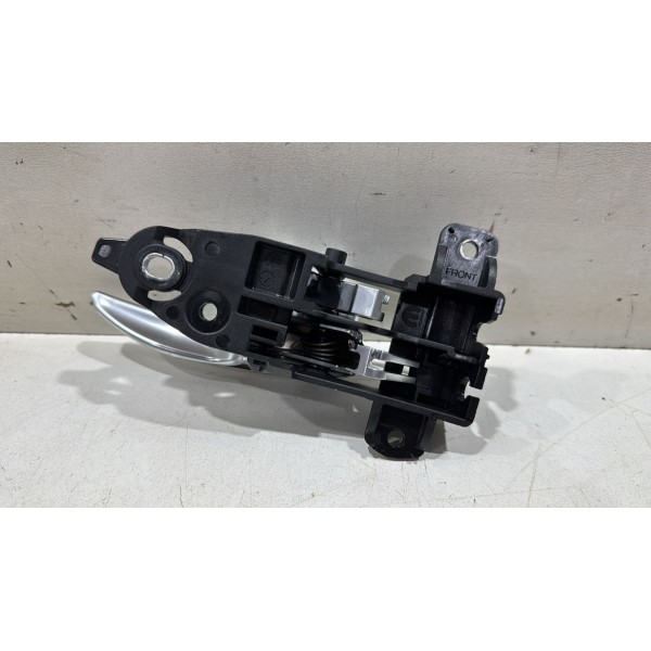 Maçaneta Interna Esquerda Jeep Renegade Dianteira Maçaneta Interna Esquerda Jeep Renegade Dianteira