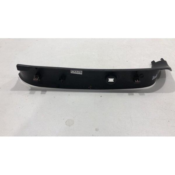 Moldura Acabamento Tampa Tras Esquerda Ford Focus 2001 2008 Preto
