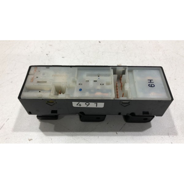 Comando Botão Vidro Dianteiro Esquerdo Nissan Tiida 2010 Comando Botão Vidro Dianteiro Esquerdo Nissan Tiida 2010