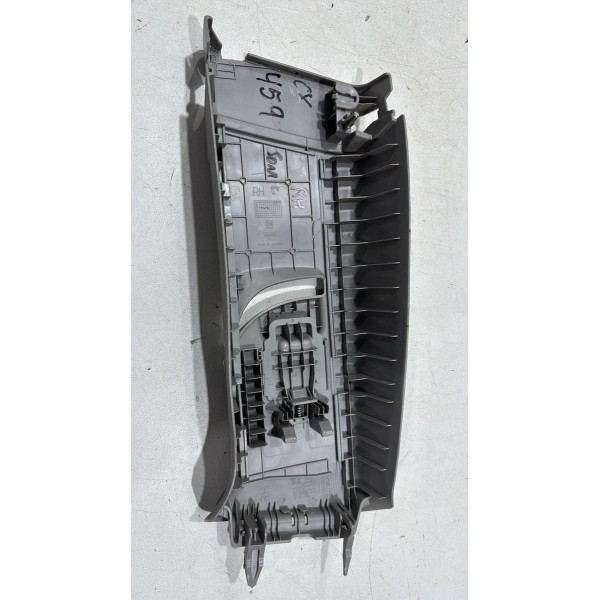 Acabamento Coluna Direita Gm Sonic  2013 95911406 Cinza-escuro Acabamento Coluna Direita Gm Sonic  2013 95911406 Cinza-escuro