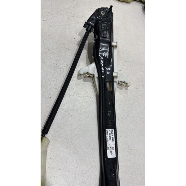 Maquina  Traseira Esquerda Amarok 10 A 21 Maquina  Traseira Esquerda Amarok 10 A 21