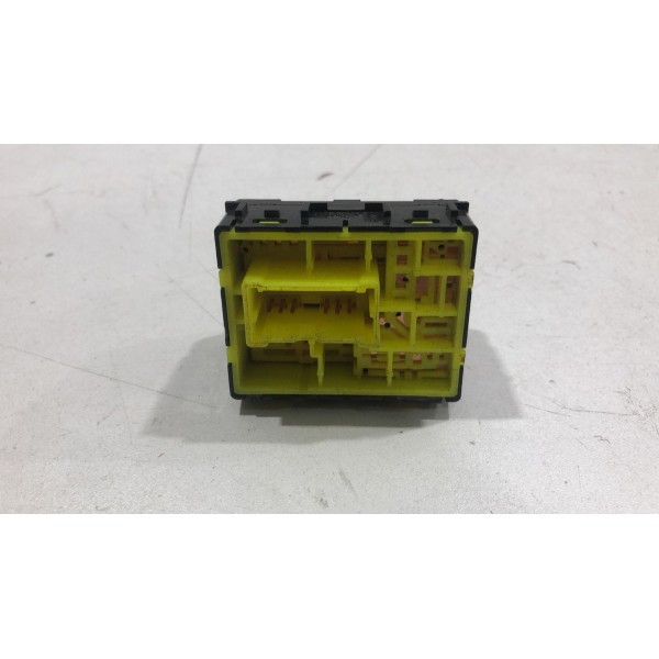 Botão Regulagem Retrovisor Nissan March 2013 Original Botão Regulagem Retrovisor Nissan March 2013 Original