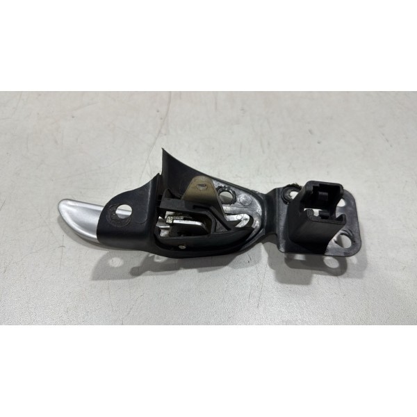 Maçaneta Interna Traseira Esquerda Fiat Grand Siena 2013 Dianteira/traseira Maçaneta Interna Traseira Esquerda Fiat Grand Siena 2013 Dianteira/traseira
