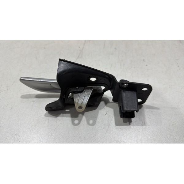 Maçaneta Interna Traseira Esquerda Fiat Grand Siena 2013 Dianteira/traseira Maçaneta Interna Traseira Esquerda Fiat Grand Siena 2013 Dianteira/traseira