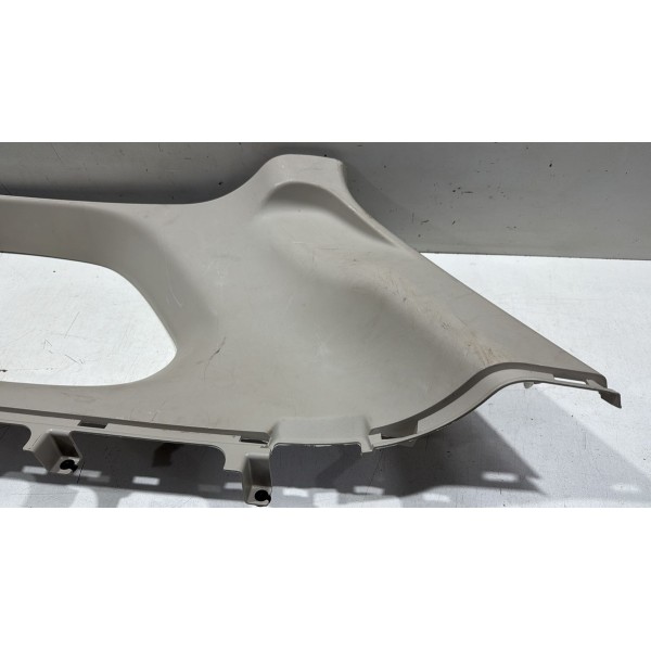 Acabamento Traseiro Direito Mitsubishi Outlander 2014/2018