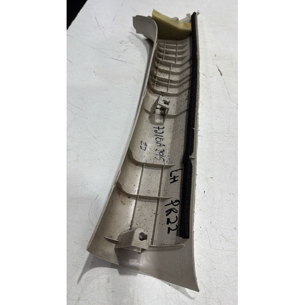 Moldura Coluna Esquerda Parabrisa Outlander 7210a245zz 2014
