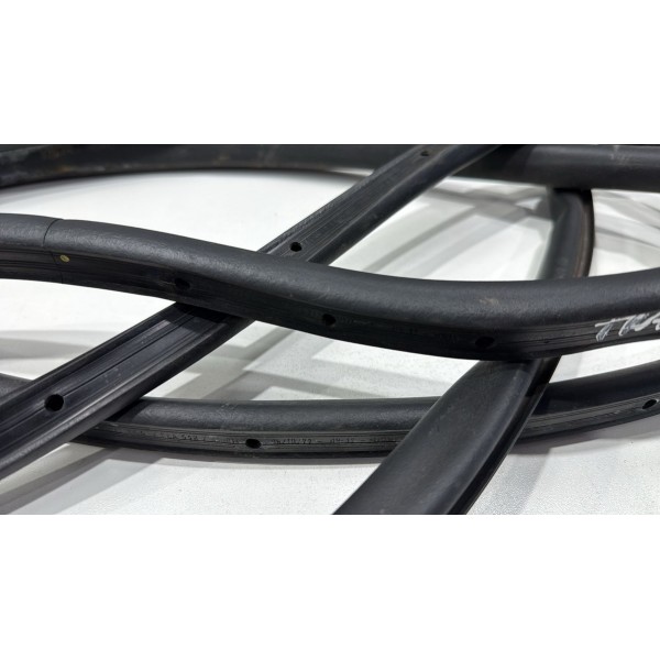 Borracha Guarnição Fixa Porta Traseira Jeep Commander 21/24