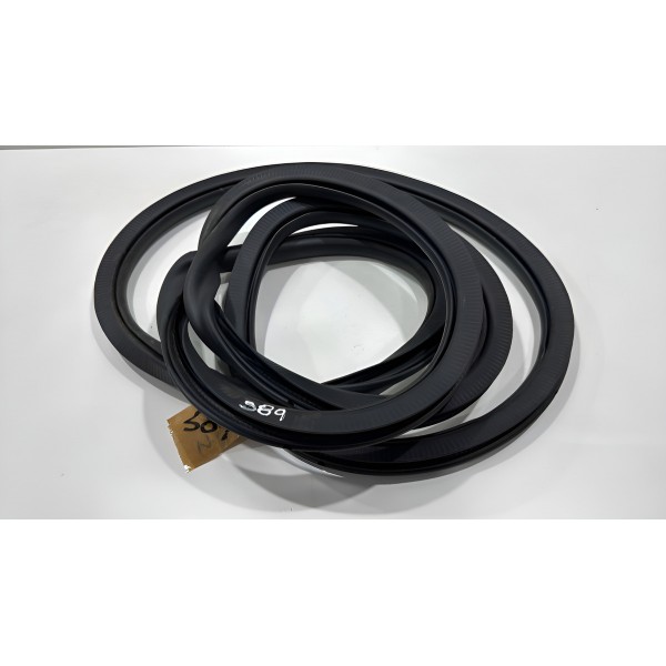 Borracha Carroceria Traseira Esquerda Jeep Commander Preta Borracha Carroceria Traseira Esquerda Jeep Commander Preta