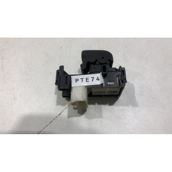 Botão Comando Vidro Elétrico Traseiro Toyota Etios 13 A 19 Botão Comando Vidro Elétrico Traseiro Toyota Etios 13 A 19