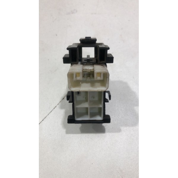 Botão Comando Vidro Elétrico Traseiro Toyota Etios 13 A 19 Botão Comando Vidro Elétrico Traseiro Toyota Etios 13 A 19