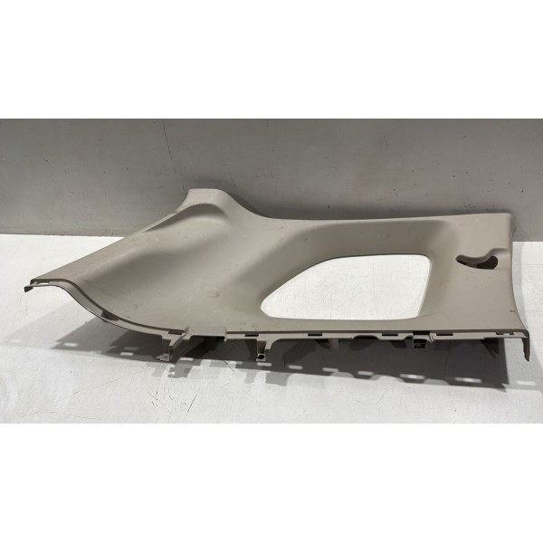 Acabamento Traseiro Esquerdo Mitsubishi Outlander 2014/2018