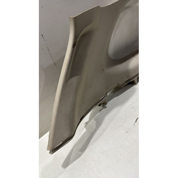 Acabamento Traseiro Esquerdo Mitsubishi Outlander 2014/2018