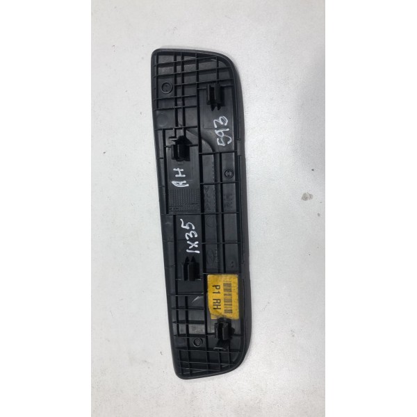 Acabamento Soleira Traseira Direita Hyundai Ix35 858882s000 Preto