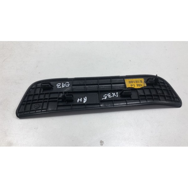 Acabamento Soleira Traseira Direita Hyundai Ix35 858882s000 Preto