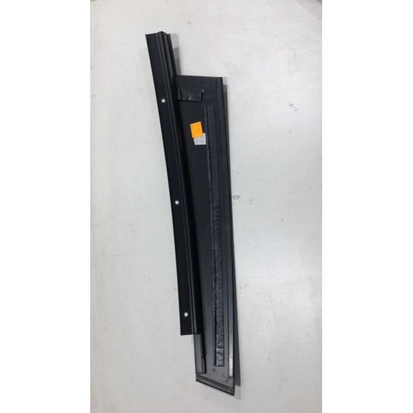 Moldura Porta Dianteira Esquerda Mercedes C180 2011 Compare Preto