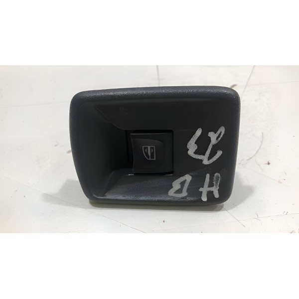 Botão Vidro Diantei Direito Renault Sandero Logan 809609748r Dianteira