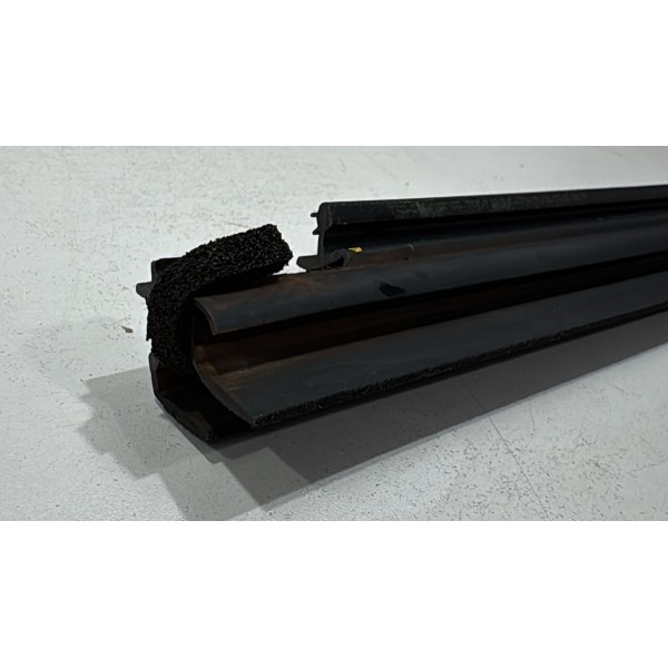 Pestana Interna Traseira Direita Toyota Yaris Sedan 2023/24 Pestana Interna Traseira Direita Toyota Yaris Sedan 2023/24