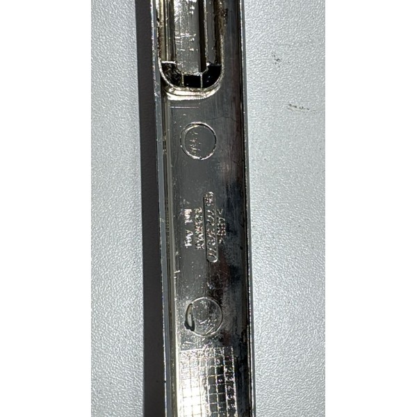 Friso Emblema Tampa Traseira Peugeot 208 2014 2015 2016 2017 Cromado Friso Emblema Tampa Traseira Peugeot 208 2014 2015 2016 2017 Cromado