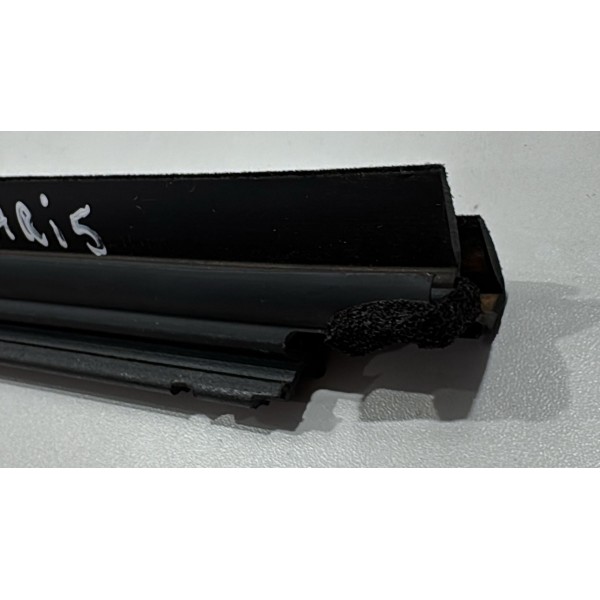 Pestana Interna Traseira Esquerda Toyota Yaris Sedan 2023/24 Pestana Interna Traseira Esquerda Toyota Yaris Sedan 2023/24