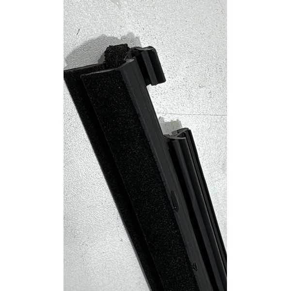 Pestana Interna Traseira Esquerda Toyota Yaris Sedan 2023/24 Pestana Interna Traseira Esquerda Toyota Yaris Sedan 2023/24