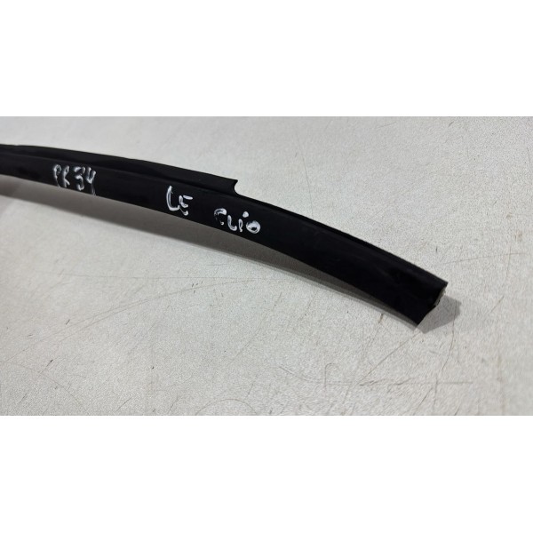 Borracha Canaleta Parabrisa Esquerda Clio 2001/2004 Preto Borracha Canaleta Parabrisa Esquerda Clio 2001/2004 Preto