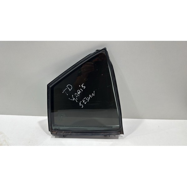 Vidro Fixo Traseiro Direito Toyota Yaris Sedan 2023 Á 2024 Vidro Fixo Traseiro Direito Toyota Yaris Sedan 2023 Á 2024