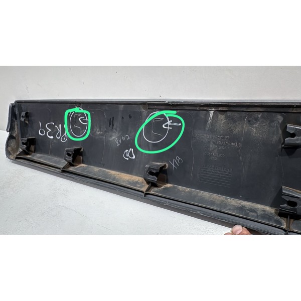 Moldura Friso Porta Dianteira Direita Tracker 2014 À 2017 Direito Moldura Friso Porta Dianteira Direita Tracker 2014 À 2017 Direito