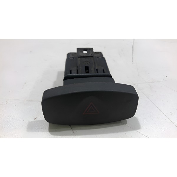 Interruptor Botão Pisca Alerta Duster Logan Sandero Symbol Preto Interruptor Botão Pisca Alerta Duster Logan Sandero Symbol Preto