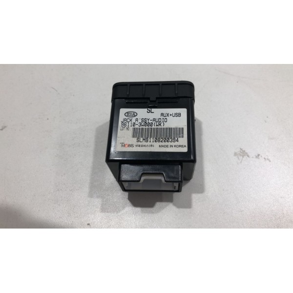 Entrada Auxiliar E Usb Kia Sportage 2012 À 2016. Entrada Auxiliar E Usb Kia Sportage 2012 À 2016.