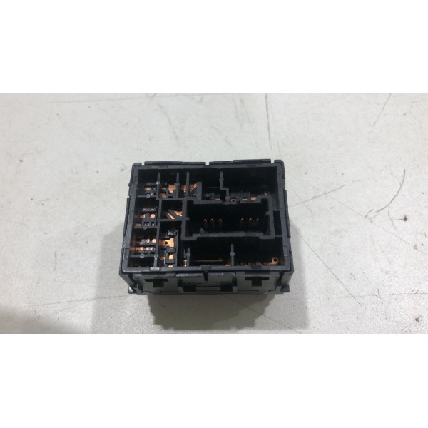 Botão Regulagem Retrovisor Nissan Versa 2013 Original Botão Regulagem Retrovisor Nissan Versa 2013 Original