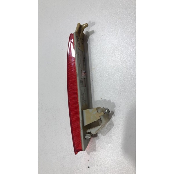 Refletor Olho De Gato Traseiro Esquerdo Nissan Kicks 16-2019 Vermelho