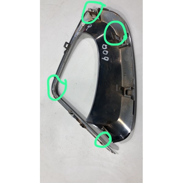 Moldura Milha Lado Direito Hilux 2016 Á 2019 Detalhes Orig. Prateado Moldura Milha Lado Direito Hilux 2016 Á 2019 Detalhes Orig. Prateado