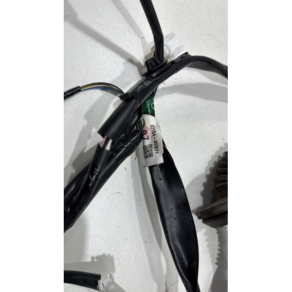 Chicote Forro Porta Traseira Esquer Toyota Yaris 2019 Á 2023 Preto