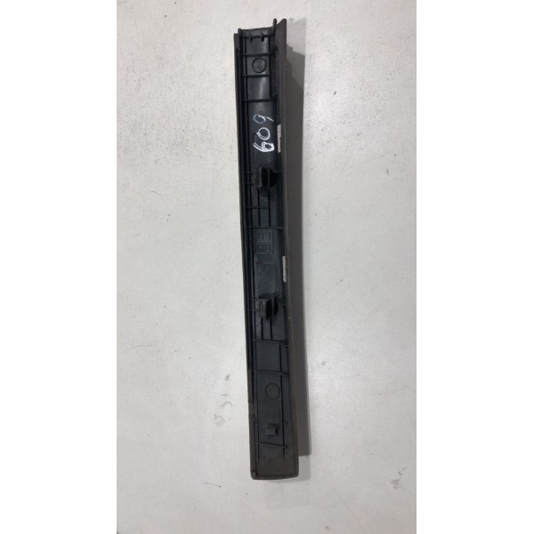 Acabamento Rack Teto Diante Direito Kia Sportage 2011 Á 2016 Prateado Acabamento Rack Teto Diante Direito Kia Sportage 2011 Á 2016 Prateado