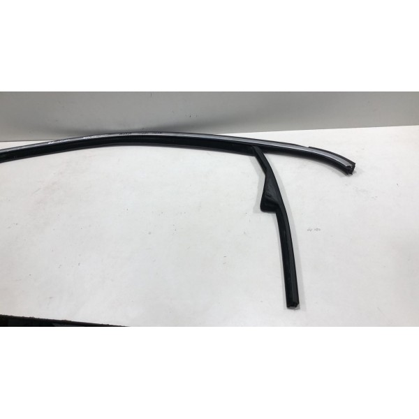 Borracha Canaleta Vidro Dianteira Direita Vw Jetta 2006 Á 10 Preto