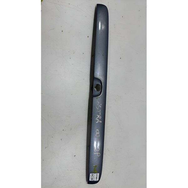 Friso Tampa Traseira Gm Astra 1998 A 2002 93240969 Cinza