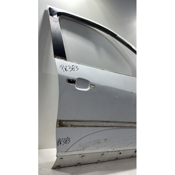 Porta Dianteira Direita Chevrolet Tracker 2015/2019 Detalhes Porta Dianteira Direita Chevrolet Tracker 2015/2019 Detalhes