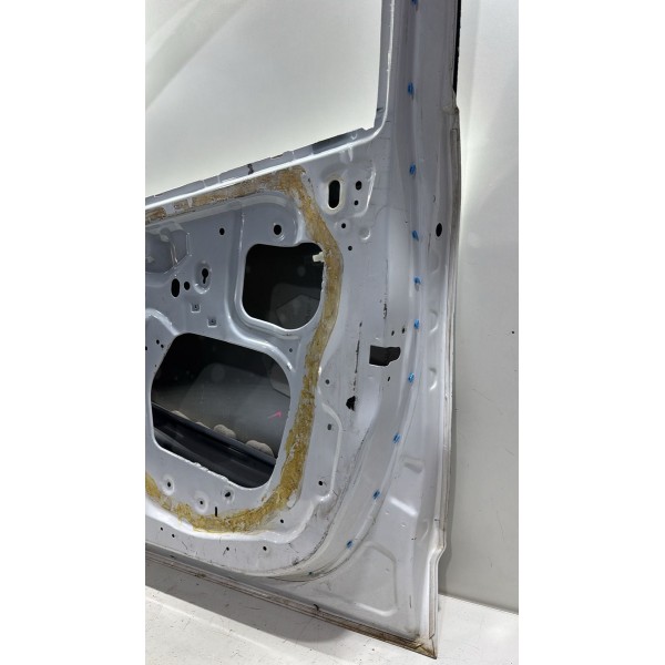 Porta Dianteira Direita Chevrolet Tracker 2015/2019 Detalhes Porta Dianteira Direita Chevrolet Tracker 2015/2019 Detalhes