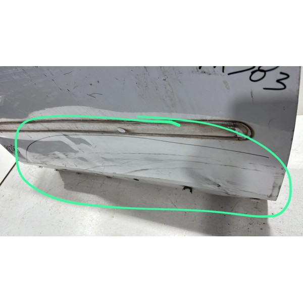 Porta Dianteira Direita Chevrolet Tracker 2015/2019 Detalhes Porta Dianteira Direita Chevrolet Tracker 2015/2019 Detalhes